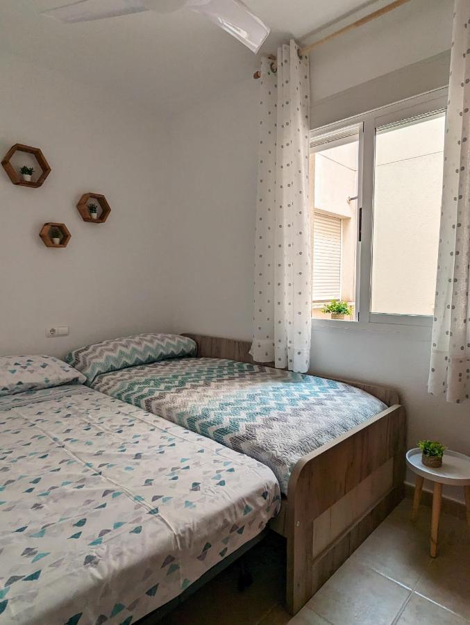 Apartamento Las Palmeras - Con Terraza, Barbacoa, Aire Acondicionado Y A 250M De La Playa! Los Alcazares Exterior photo
