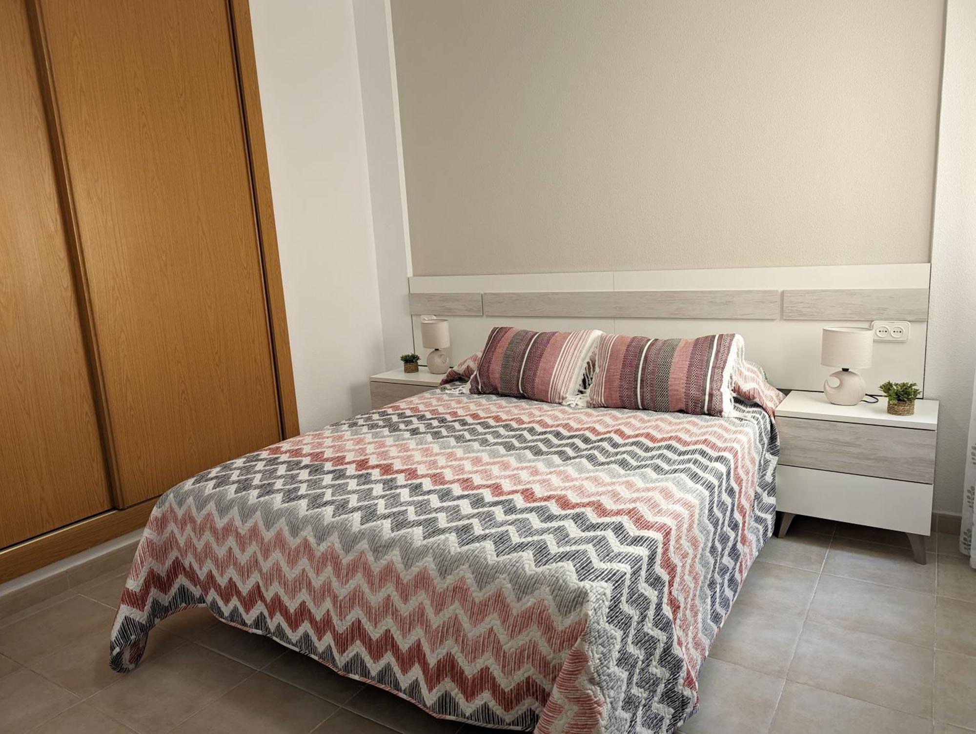 Apartamento Las Palmeras - Con Terraza, Barbacoa, Aire Acondicionado Y A 250M De La Playa! Los Alcazares Exterior photo